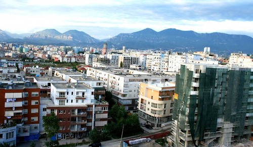 The Economist: Si po i rrit pastrimi i parave cmimet e apartamenteve ne Tirane